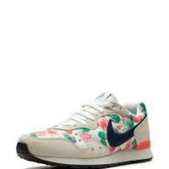 NIKE Venture Runner N7 2020 Limited Edition Neon, Men's 7.5/Women's 9 - Picture 1 of 15